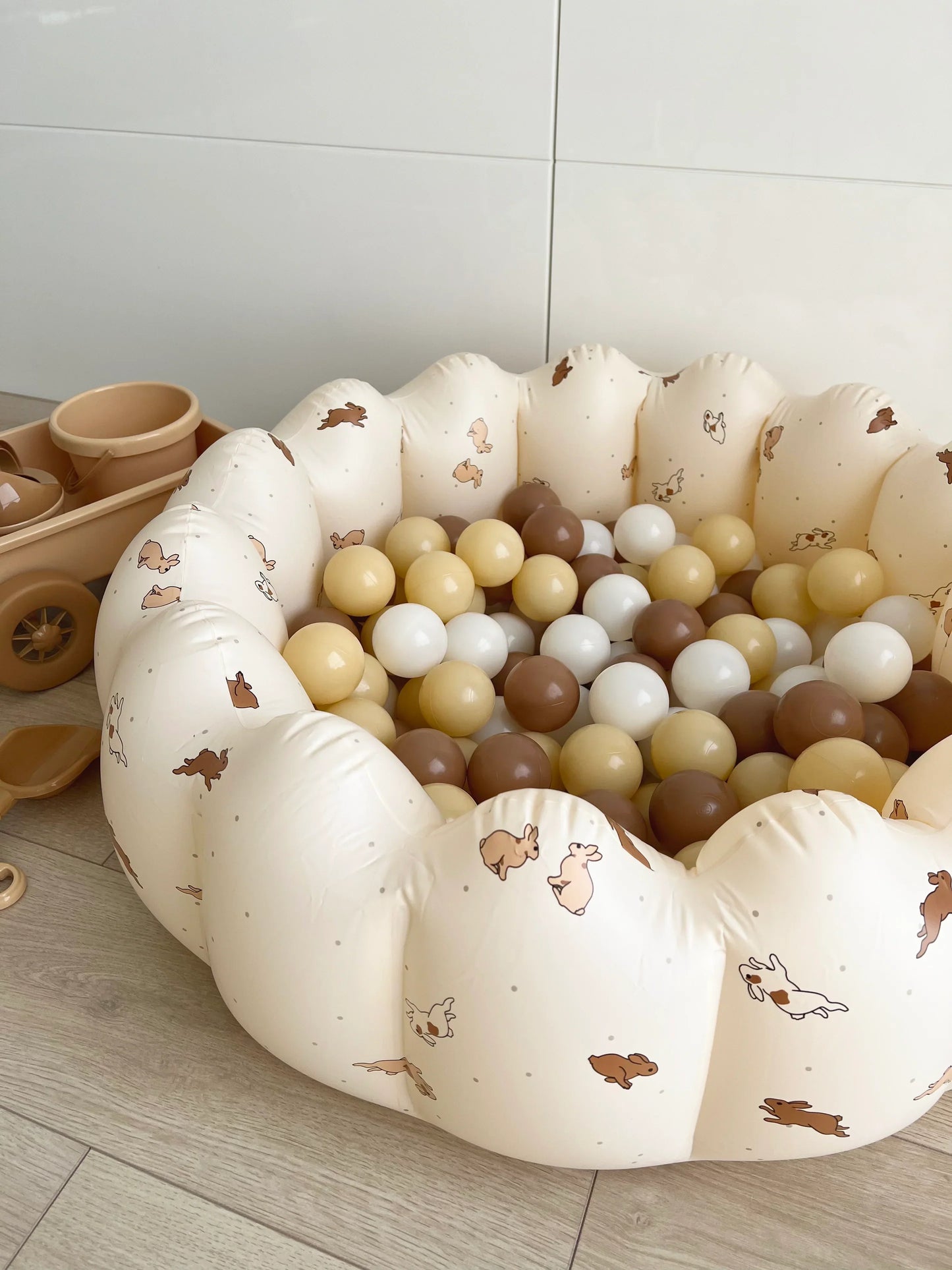 Rabbit petal pool with colorful balls & beach toys